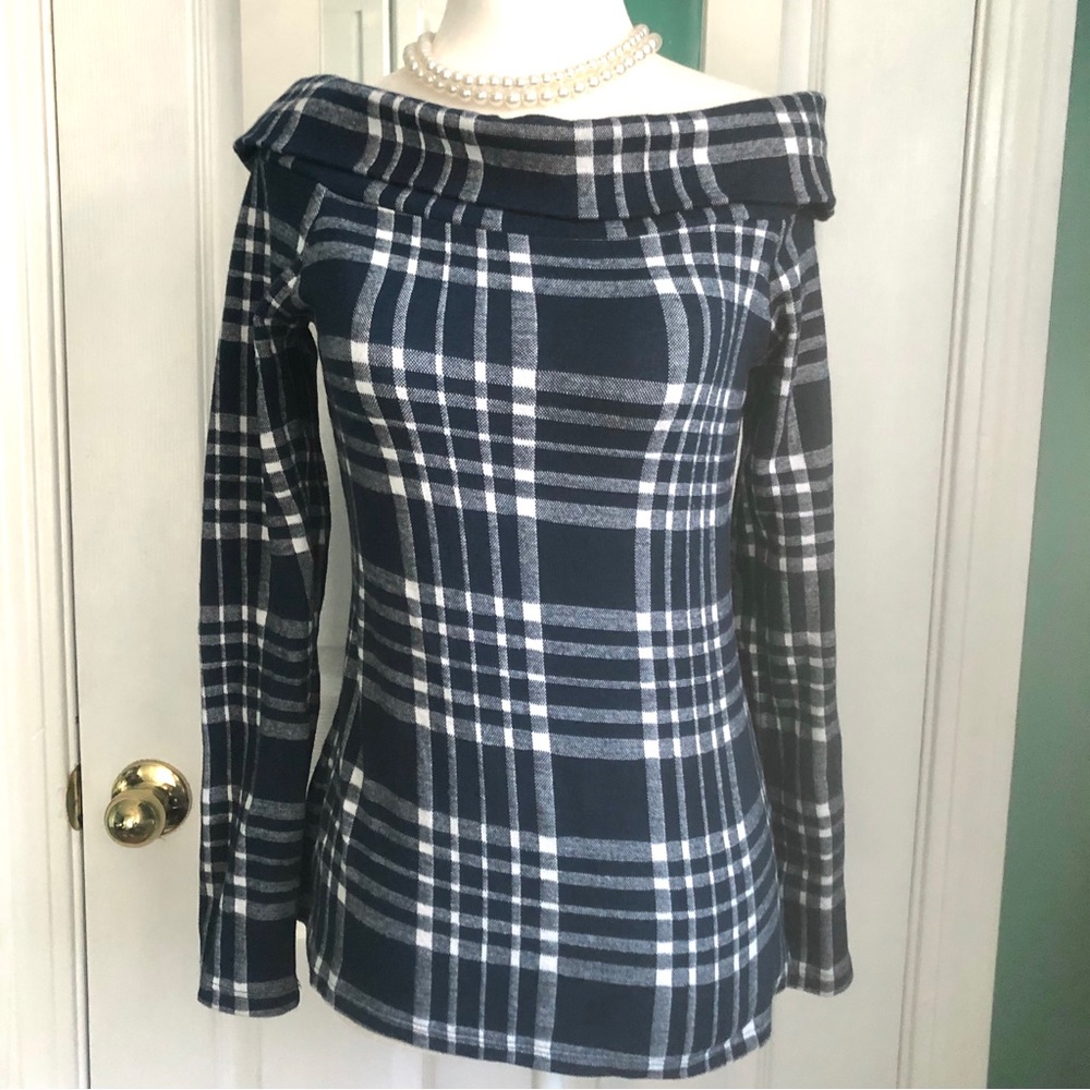 Banana Republic Navy Plaid Off the Shoulder top XS